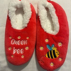 Queen Bee Salmon Women's Slippers
